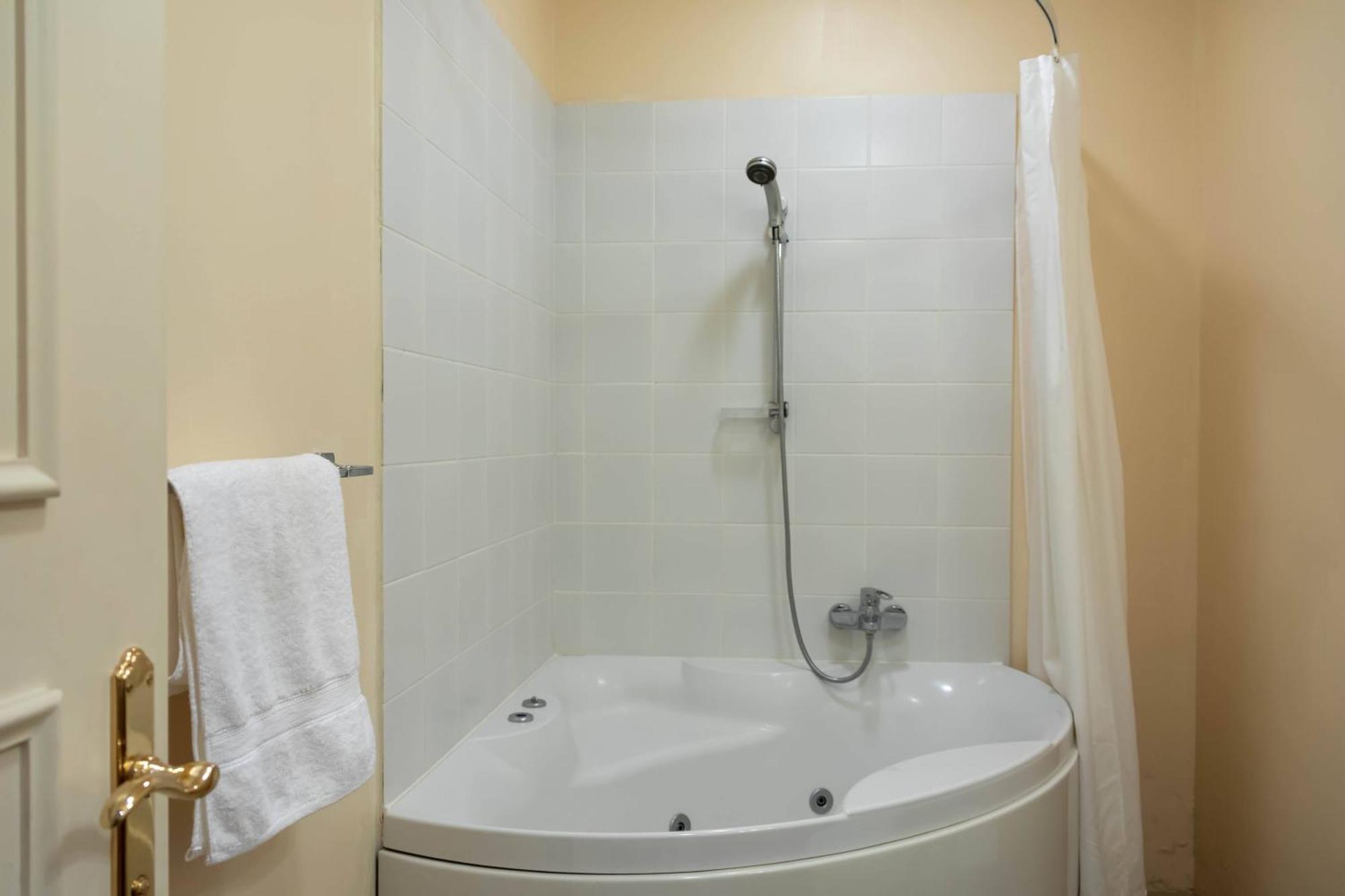 होटल के अलावा Mansouri Mansions 4*